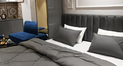 Classy Castle Room with Kitchen Room Type - Studio Room With Balcony and Kitchen