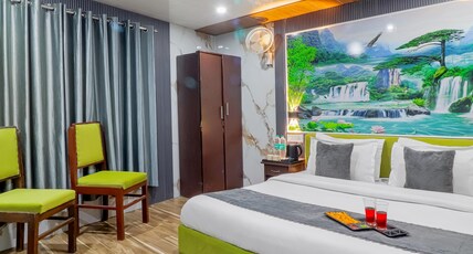 Hotel The Amar Grand Near Mall Road Room Type - Deluxe Room