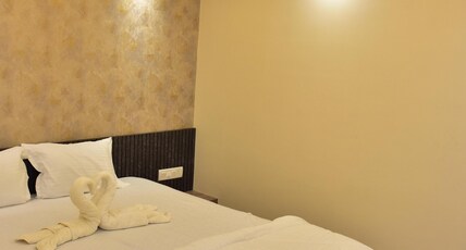 Paras Inn Room Type - Deluxe room