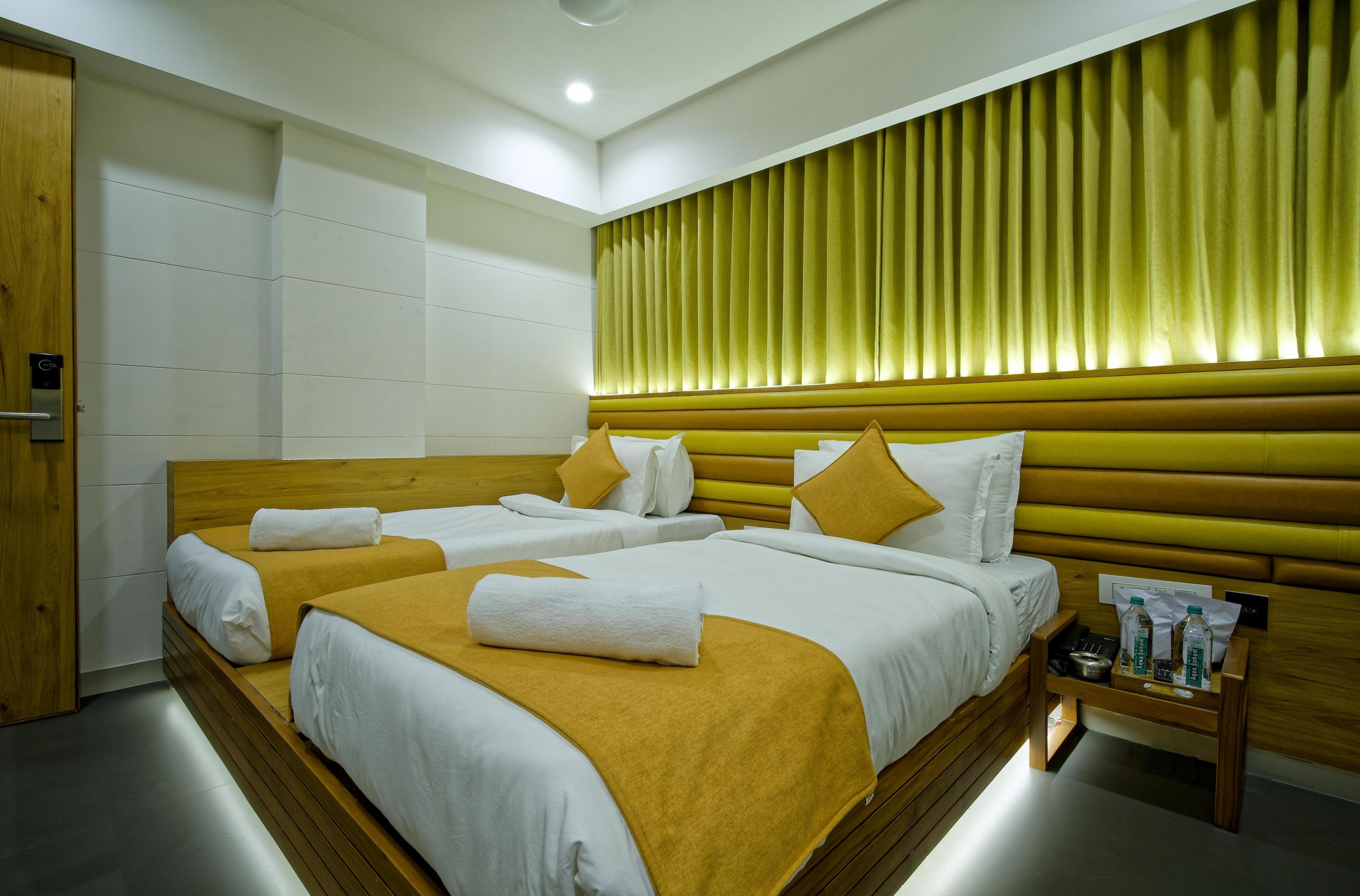 Hotel Lake Point Room Type - Deluxe Room