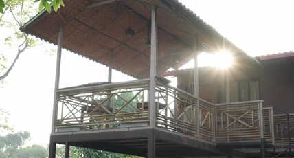 Tamarind Retreat Room Type - Premium Couple Machan Room