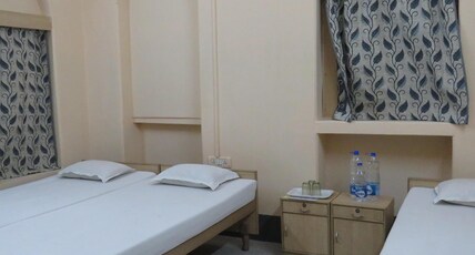Shaw Guest House Kolkata Room Type - Family Room Non-Ac