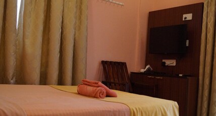 Hotel Sai International Room Type - Deluxe Room