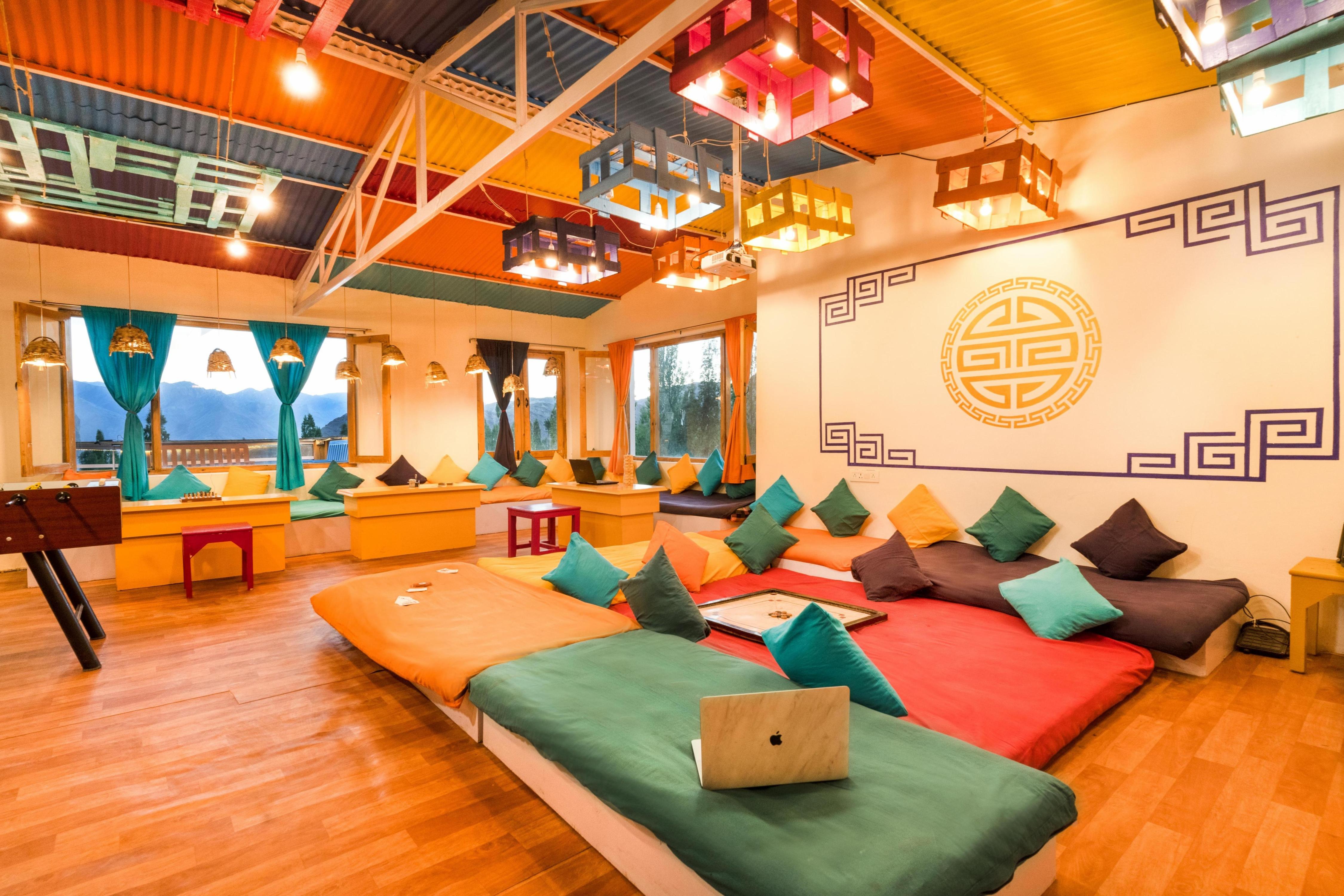 Downtown Hostel | Rooms & Cafe