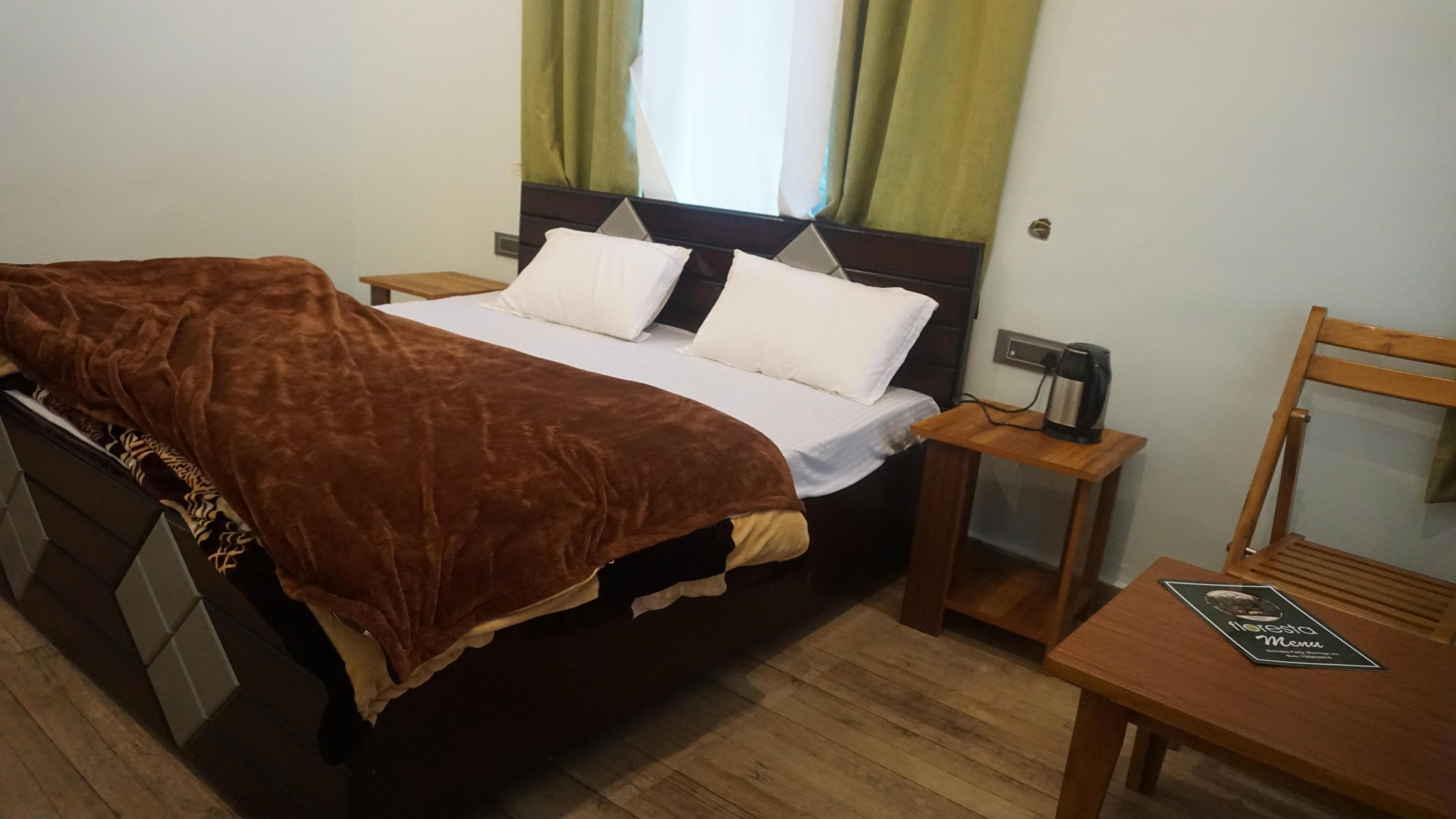 Floresta Room Type - Deluxe Room with balcony & Himalayan view