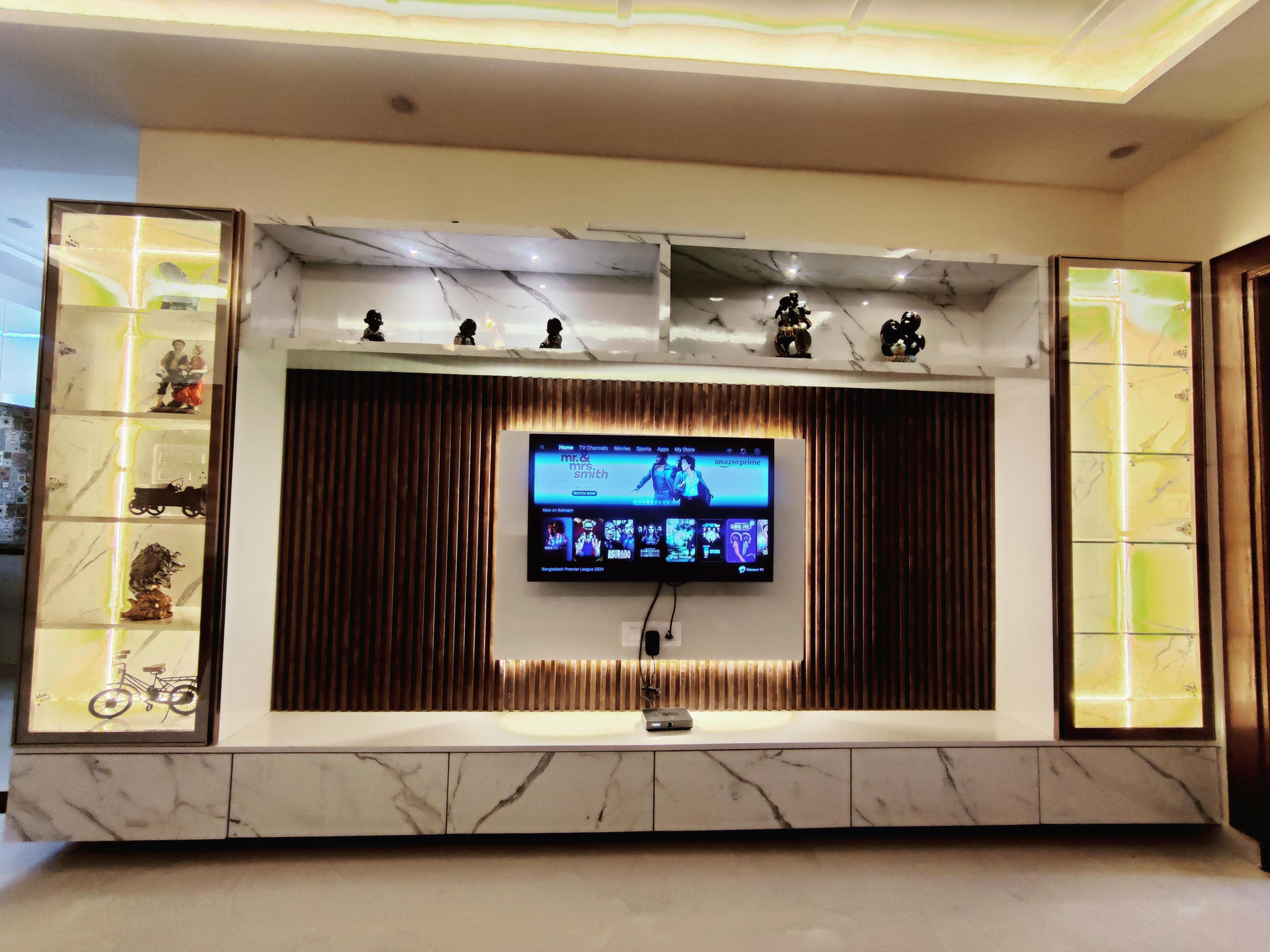 Hillside nest - Tap to explore photos