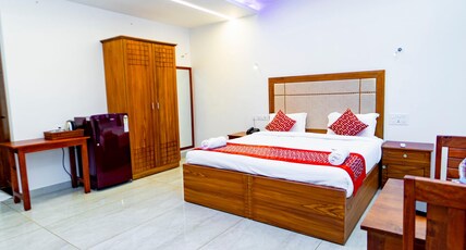 Skylar Seaview Beach Resort & Spa Room Type - Pool view with Seaview from Balcony