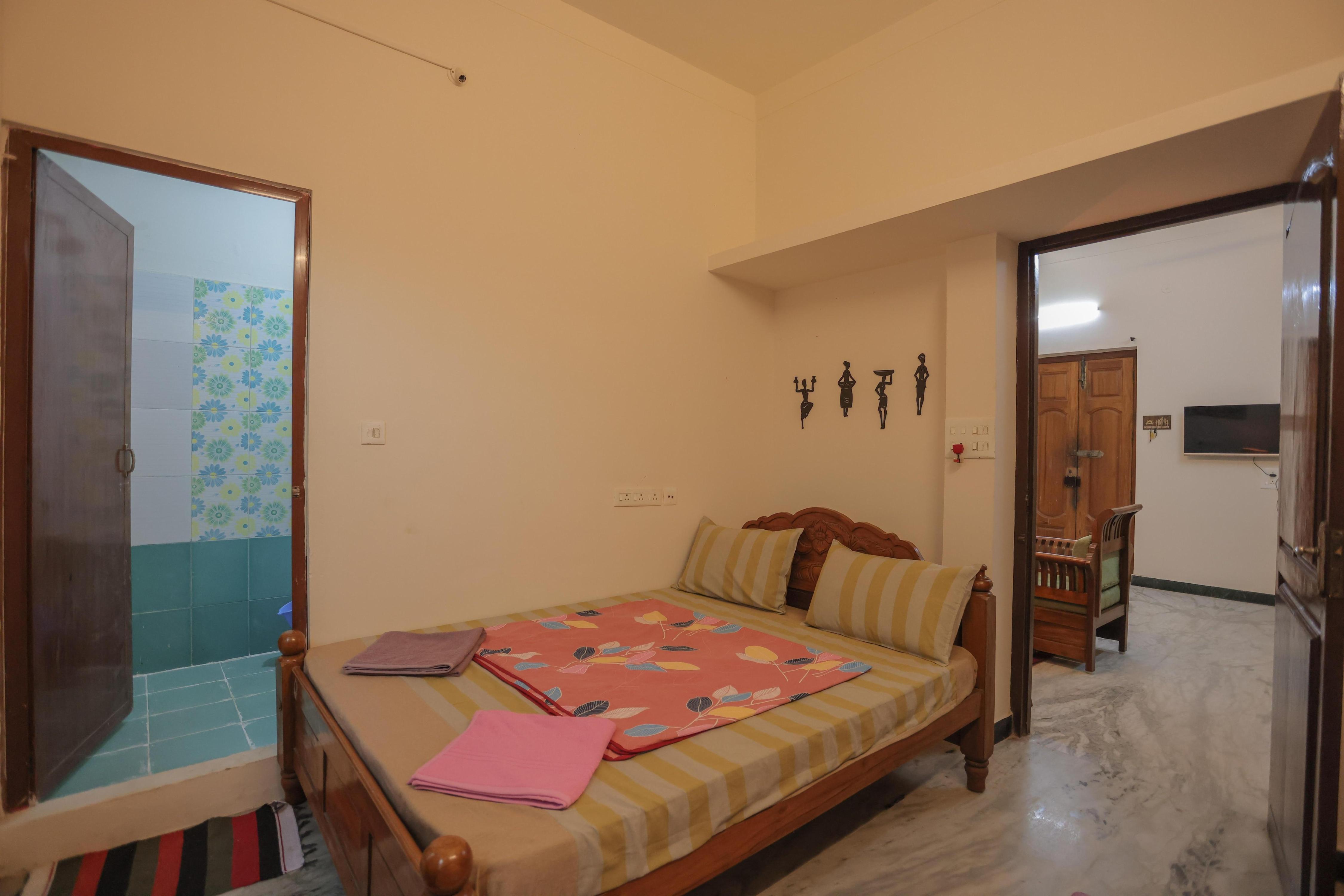 Comfy 2BHK Near Rock Beach - Tap to explore photos