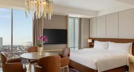 DoubleTree by Hilton Jakarta Kemayoran Room Type - KING PREMIUM ROOM