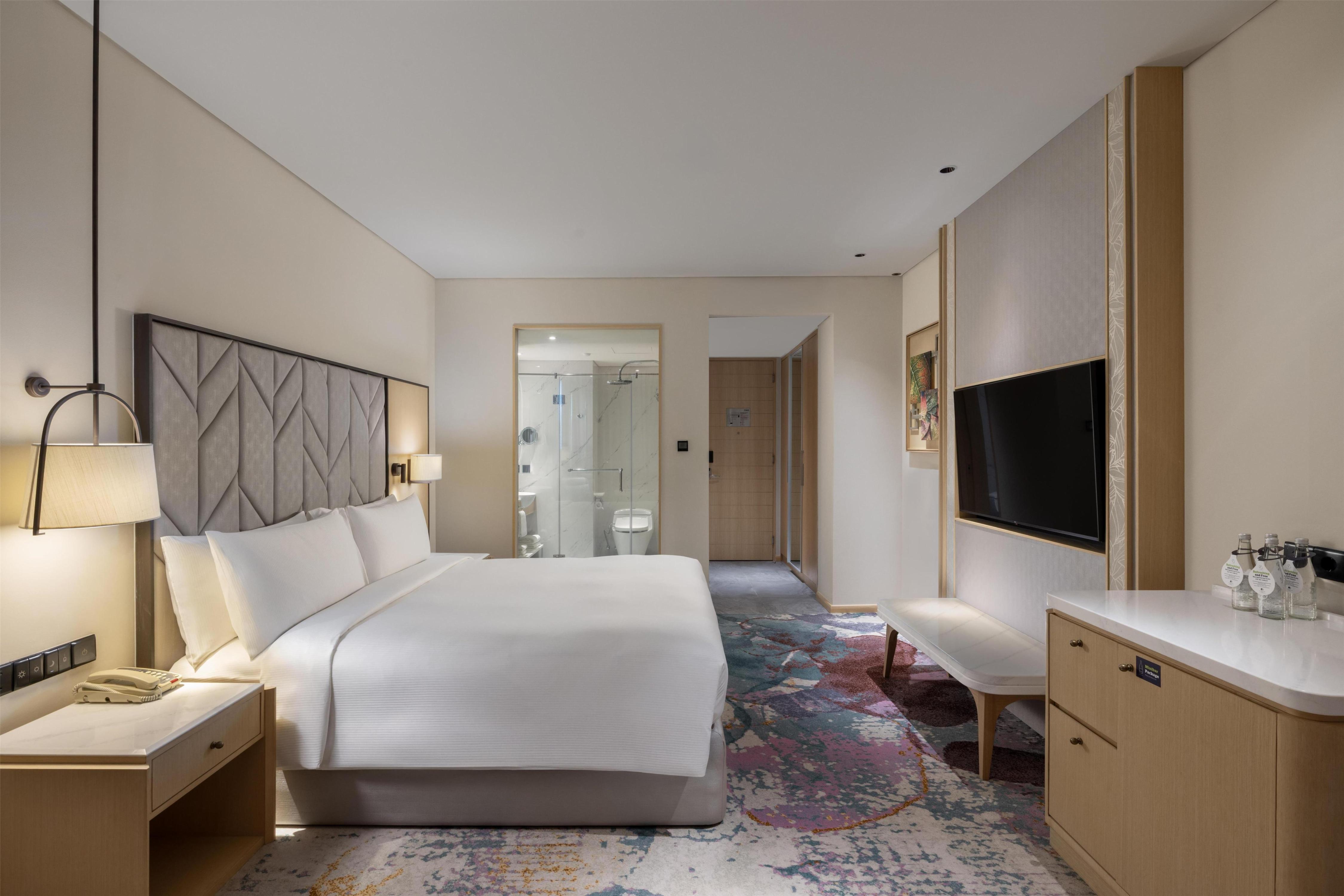DoubleTree by Hilton Jakarta Kemayoran - Tap to explore photos
