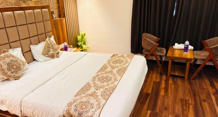 HOTEL RUDRA Room Type - Deluxe Room