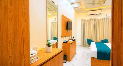 Hotel Shri Radha Orchid, Barsana Room Type - Deluxe room with balcony