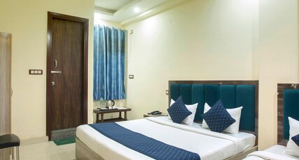 HOTEL RED VELVET SUITES Room Type - Classic Triple Bedroom