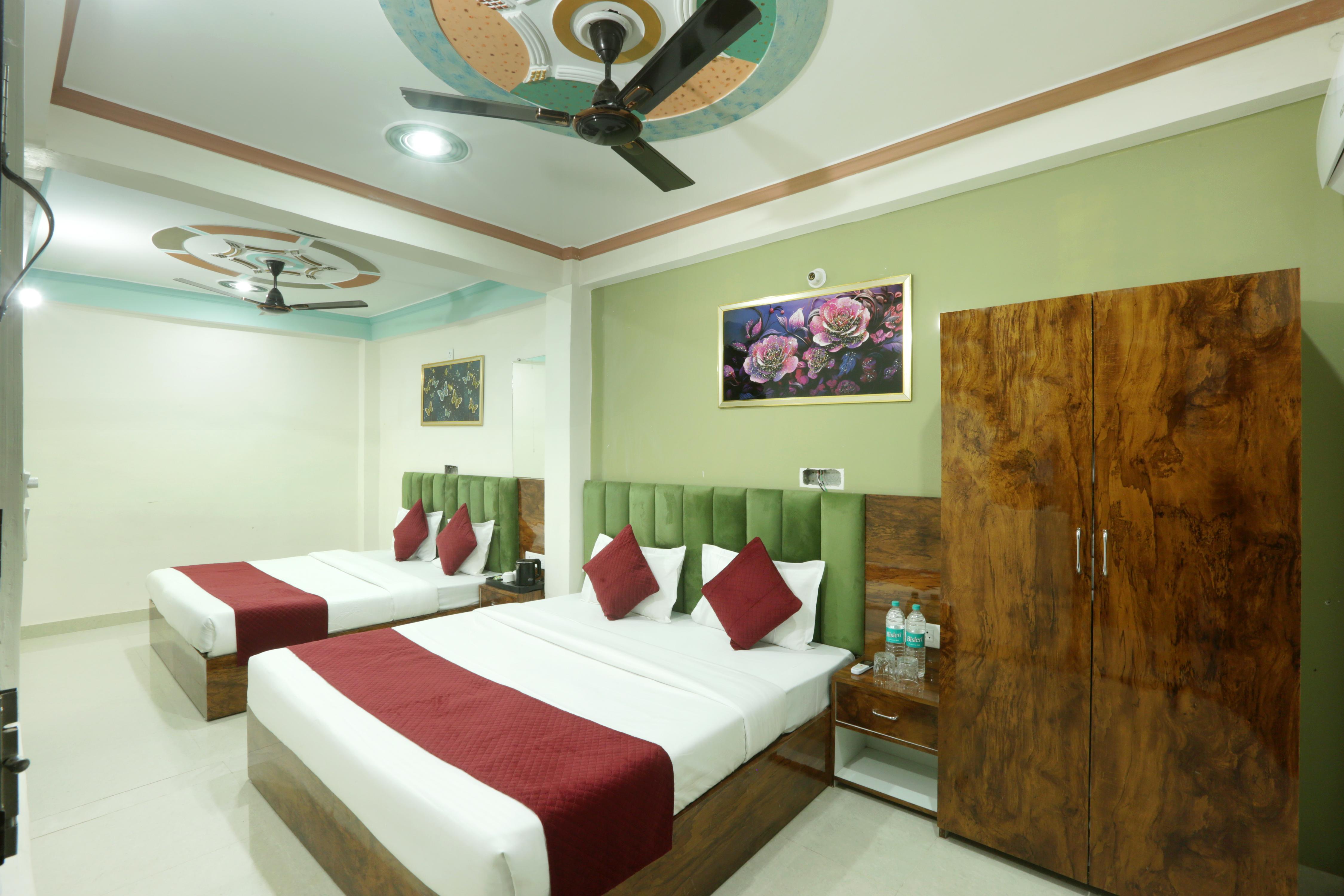 HOTEL RED VELVET SUITES Room Type - Family Suite Room