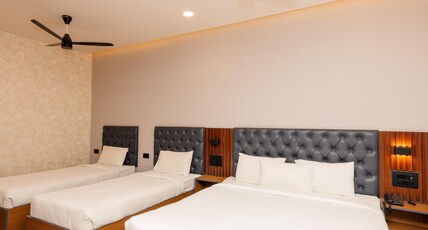 The Continental Inn and Suites Room Type - Family Deluxe Room The Continental Inn and Suites Room Type - Family Deluxe Room