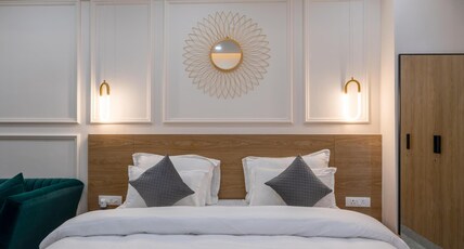 Sterling Lavish Studios | Golf Course Road Room Type - Studio with Balcony