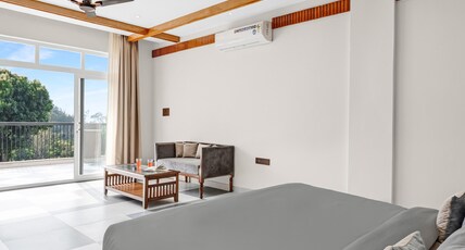 SaffronStays Sukh Saklana Haveli: Royalty Room Type - Bedroom 1