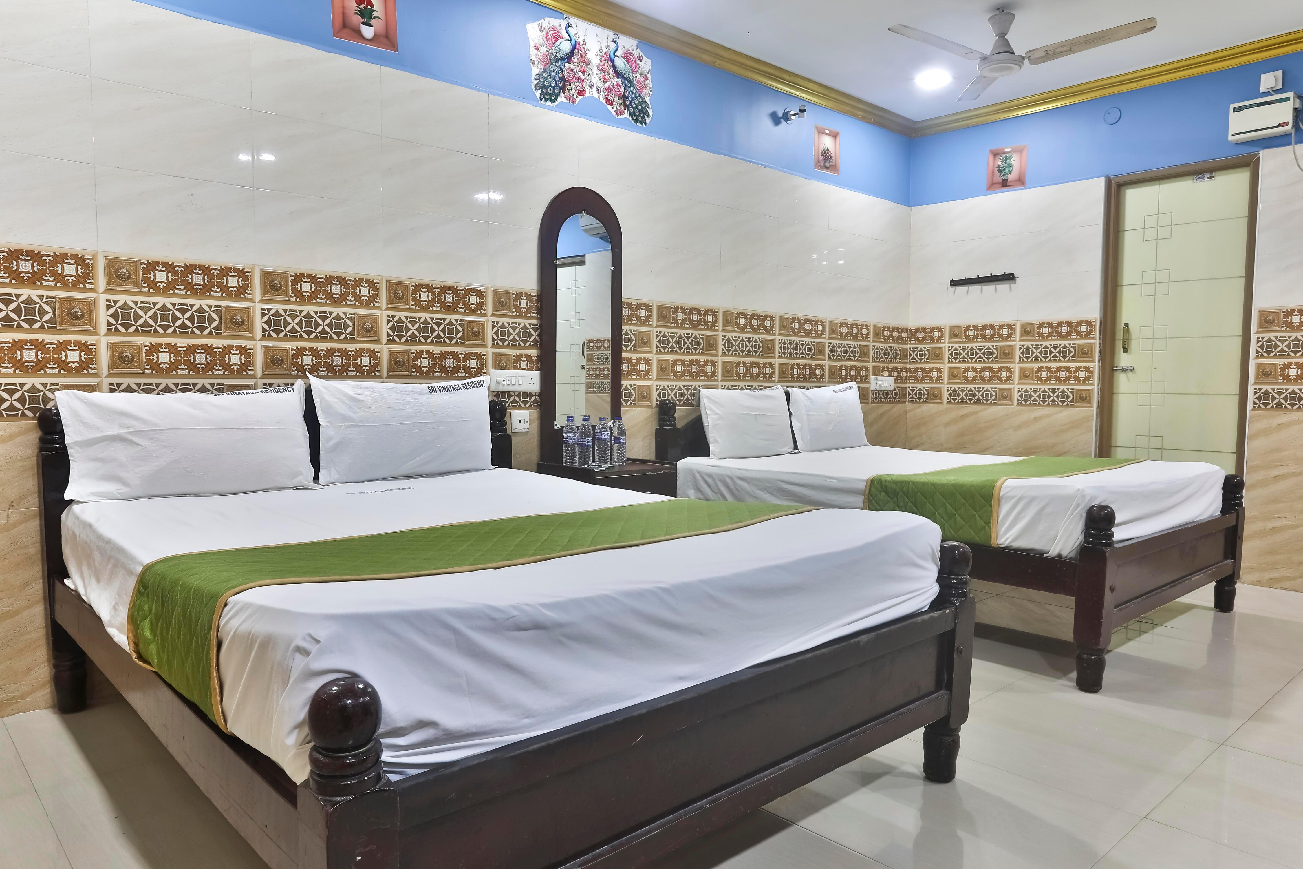 SRI VINAYAGA RESIIDENCY - Tap to explore photos
