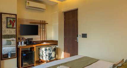 Perfectstayz Premium Pinaaki - Ganges view Room Type - Deluxe Room