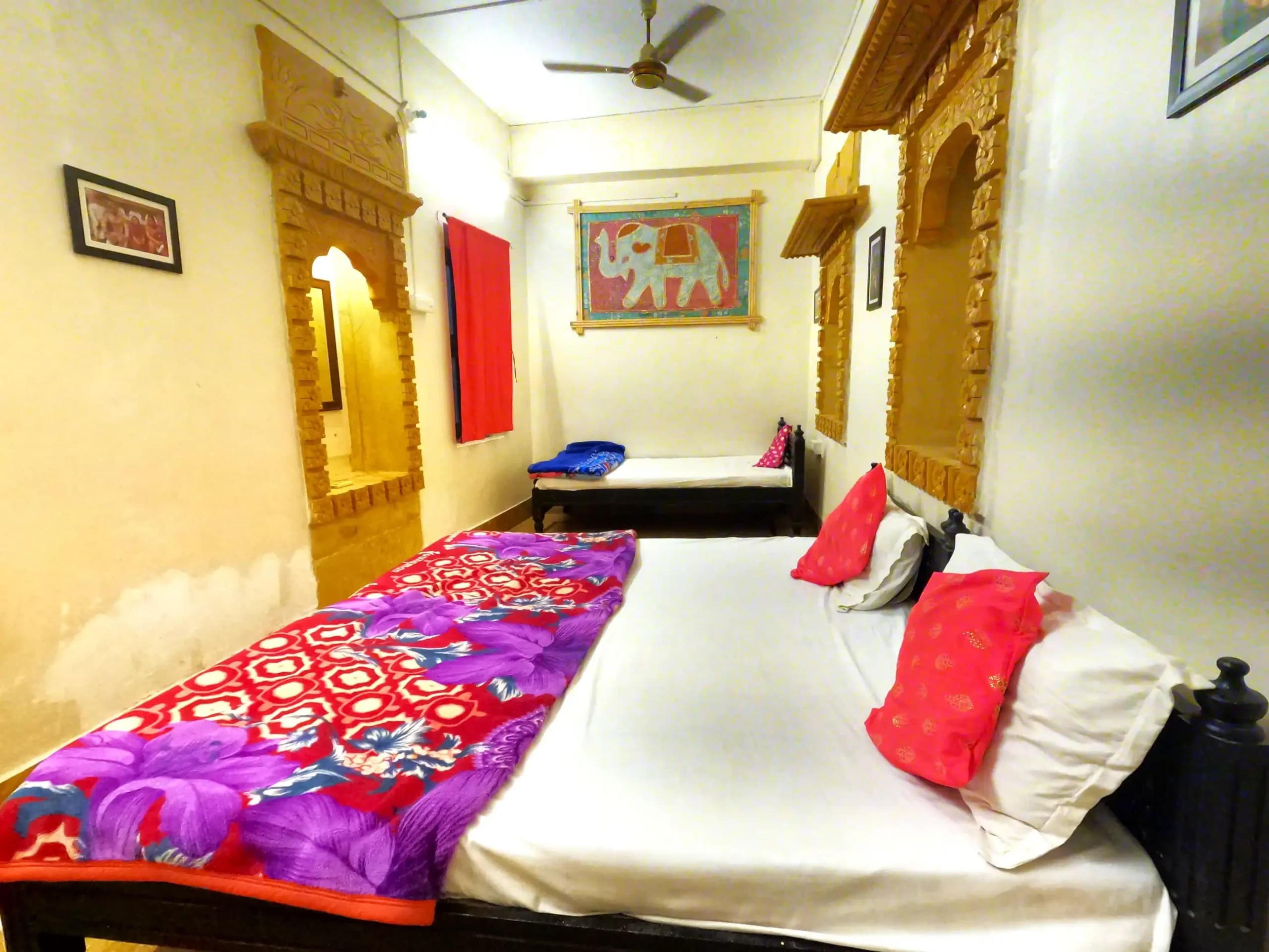 Hotel Heritage Haveli - Tap to explore photos