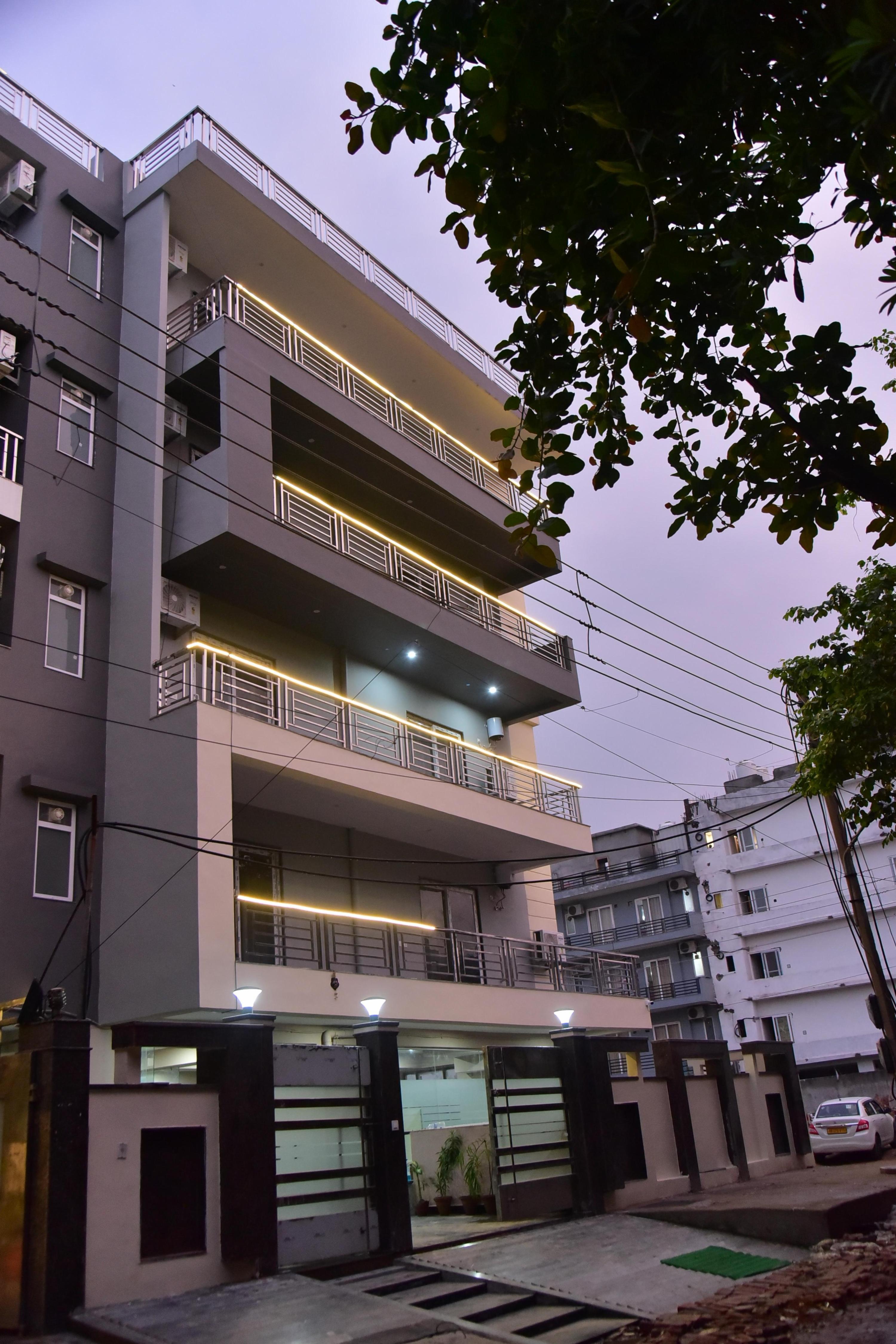 Hotel Wedlock Premium Sohna Road - Tap to explore photos