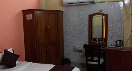 Hotel RIZ Varanasi Room Type - DELUXE