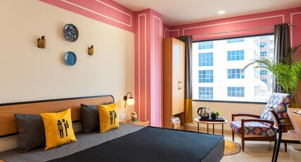 The Hosteller Jaipur, MI Road Room Type - Superior Double Room with Fort View