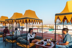 The Hosteller Jaipur, MI Road