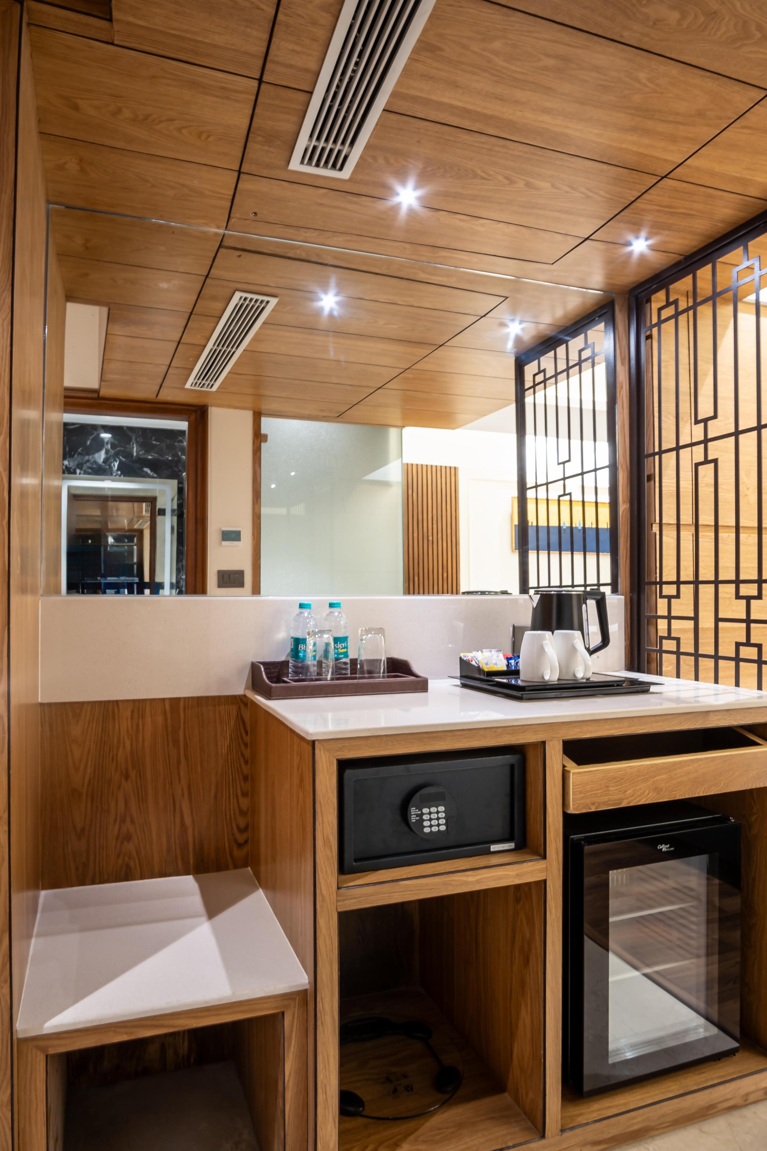 The Kleo Hotel - Tap to explore photos