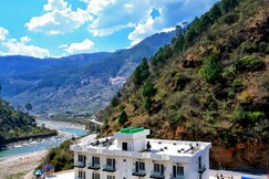 Hotel Hill River View Resort (A River Access Property)