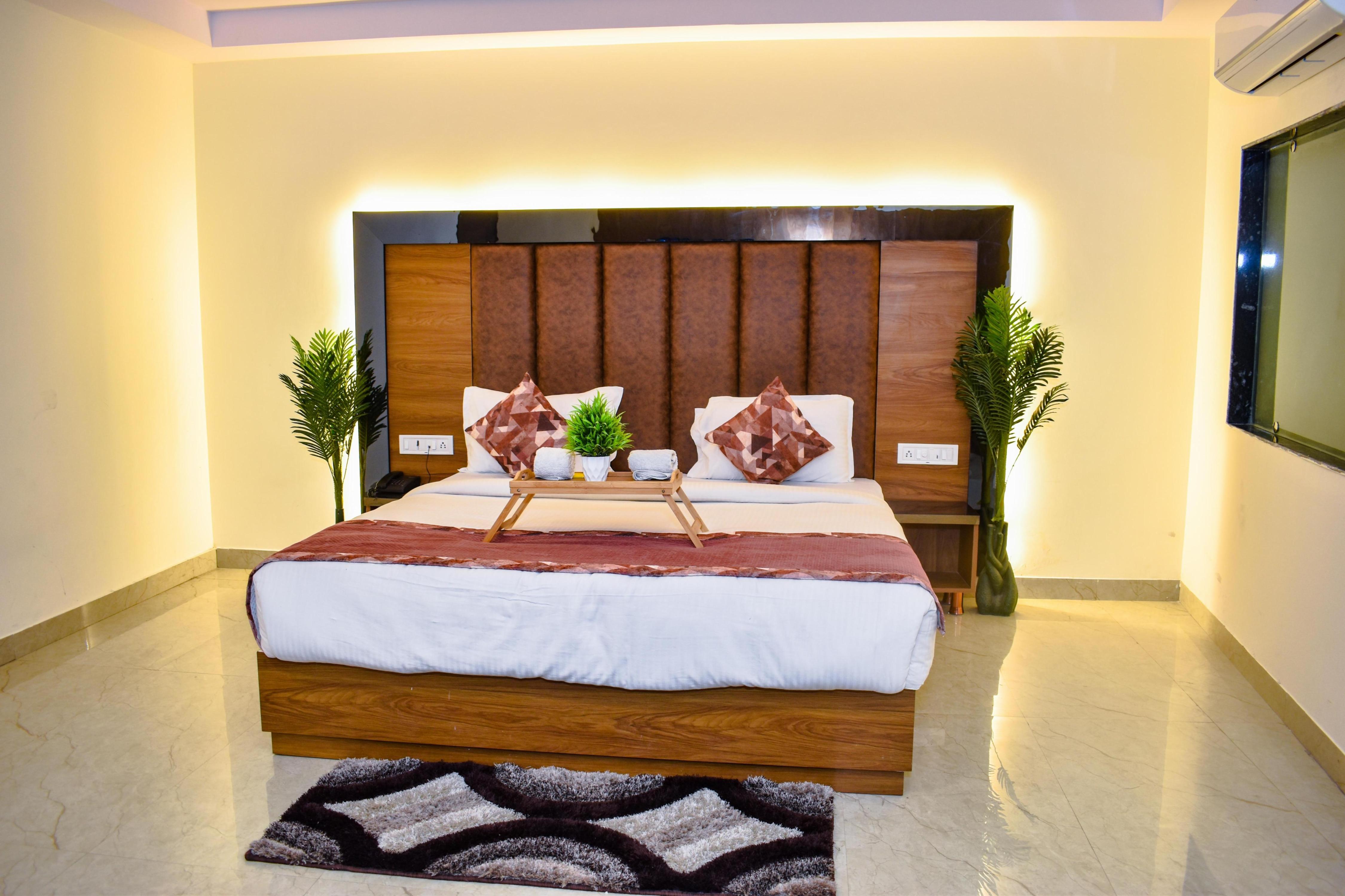 HOTEL Yash Palace Near IGI Airport Room Type - Standard Room