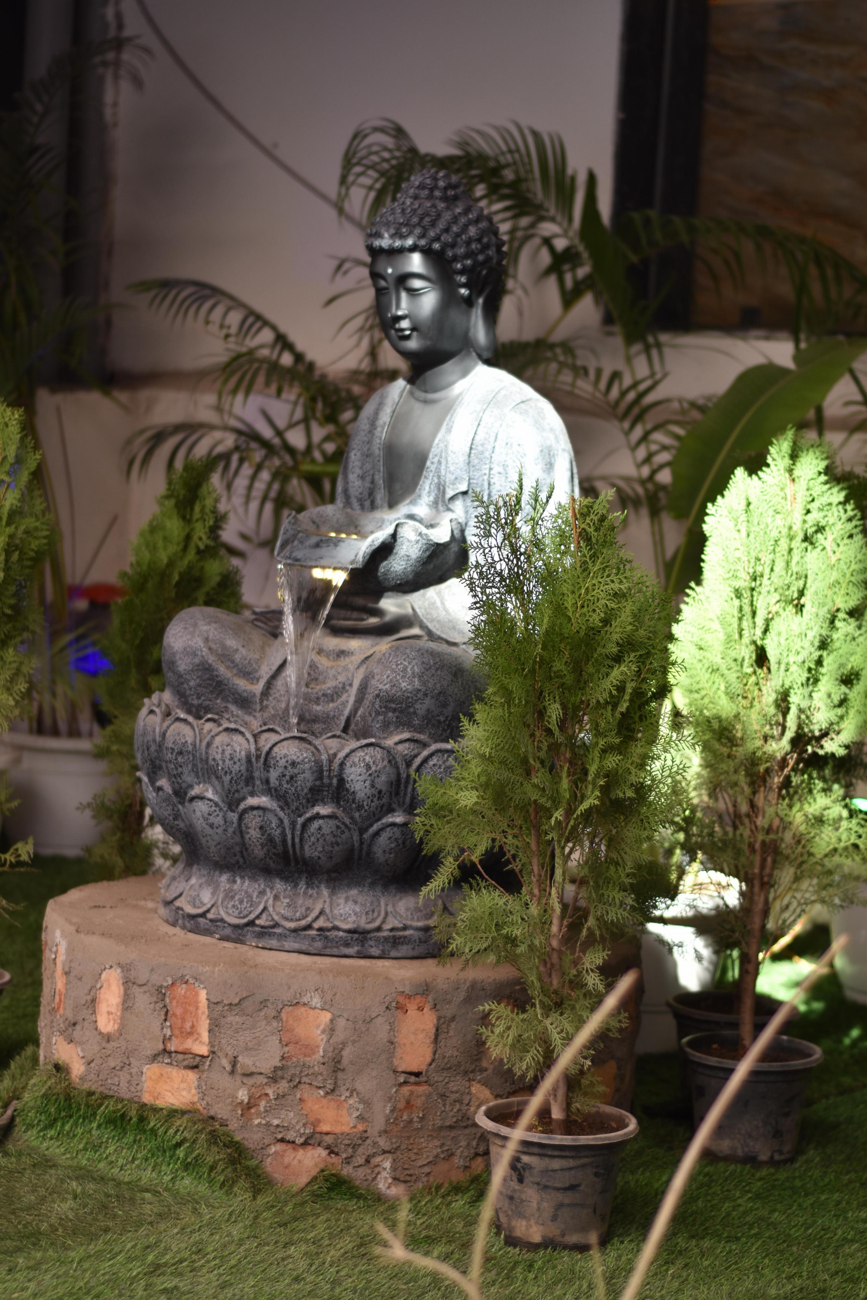 HOTEL Yash Palace Near IGI Airport - Tap to explore photos