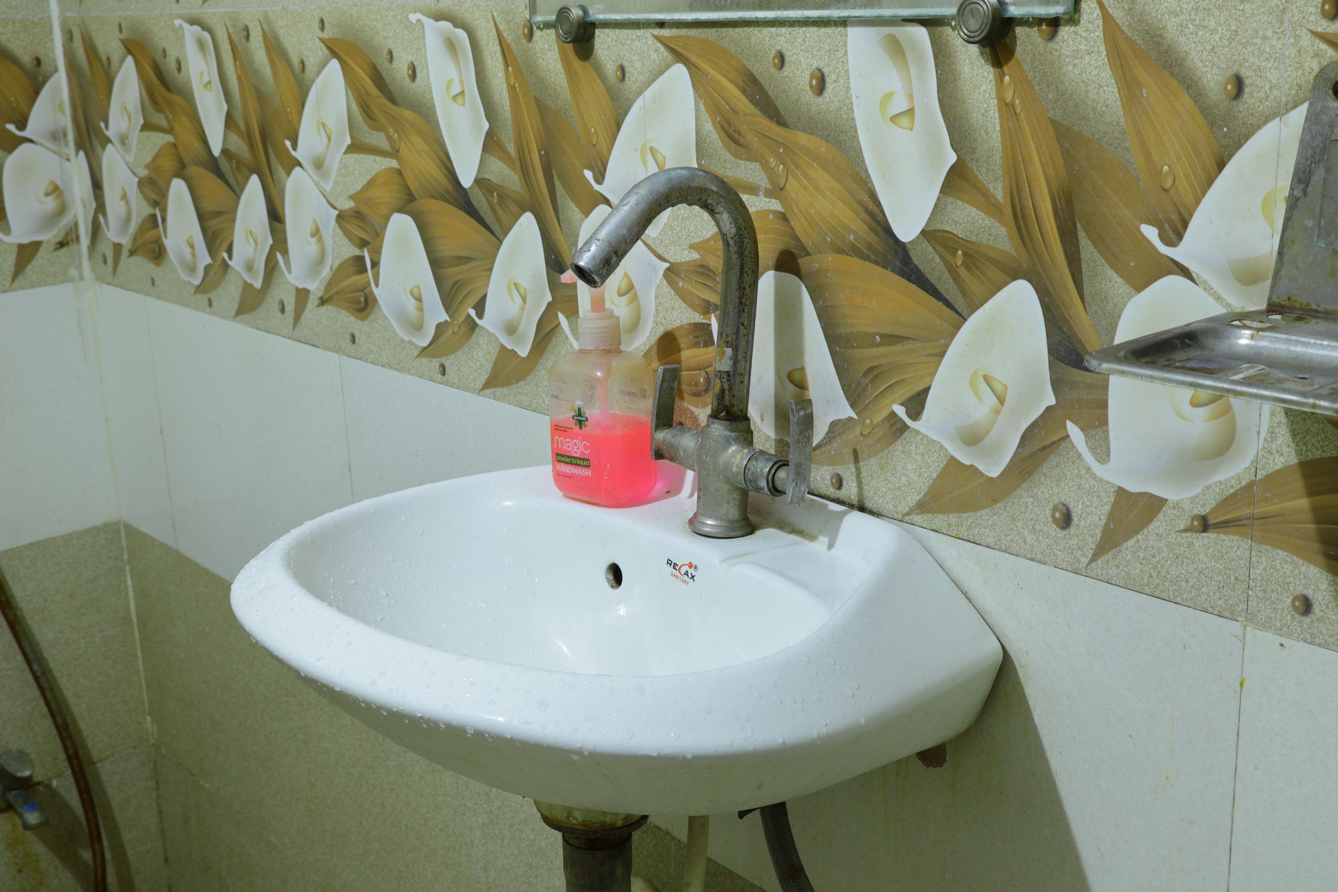 TRPOTELS Budget Hotel Near Railway Station Gwalior - Tap to explore photos