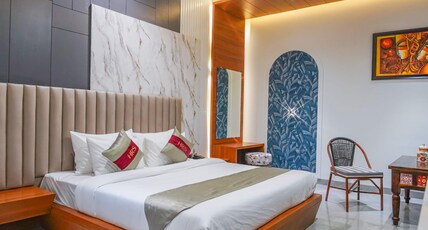 HOTEL RED STONE Room Type - Deluxe Room