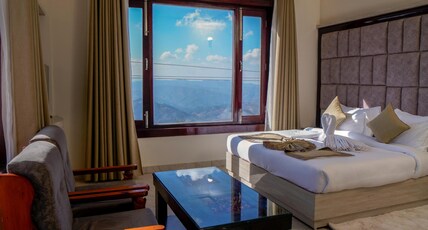 Hotel himalaya Cedar Artola Room Type - Executive Room