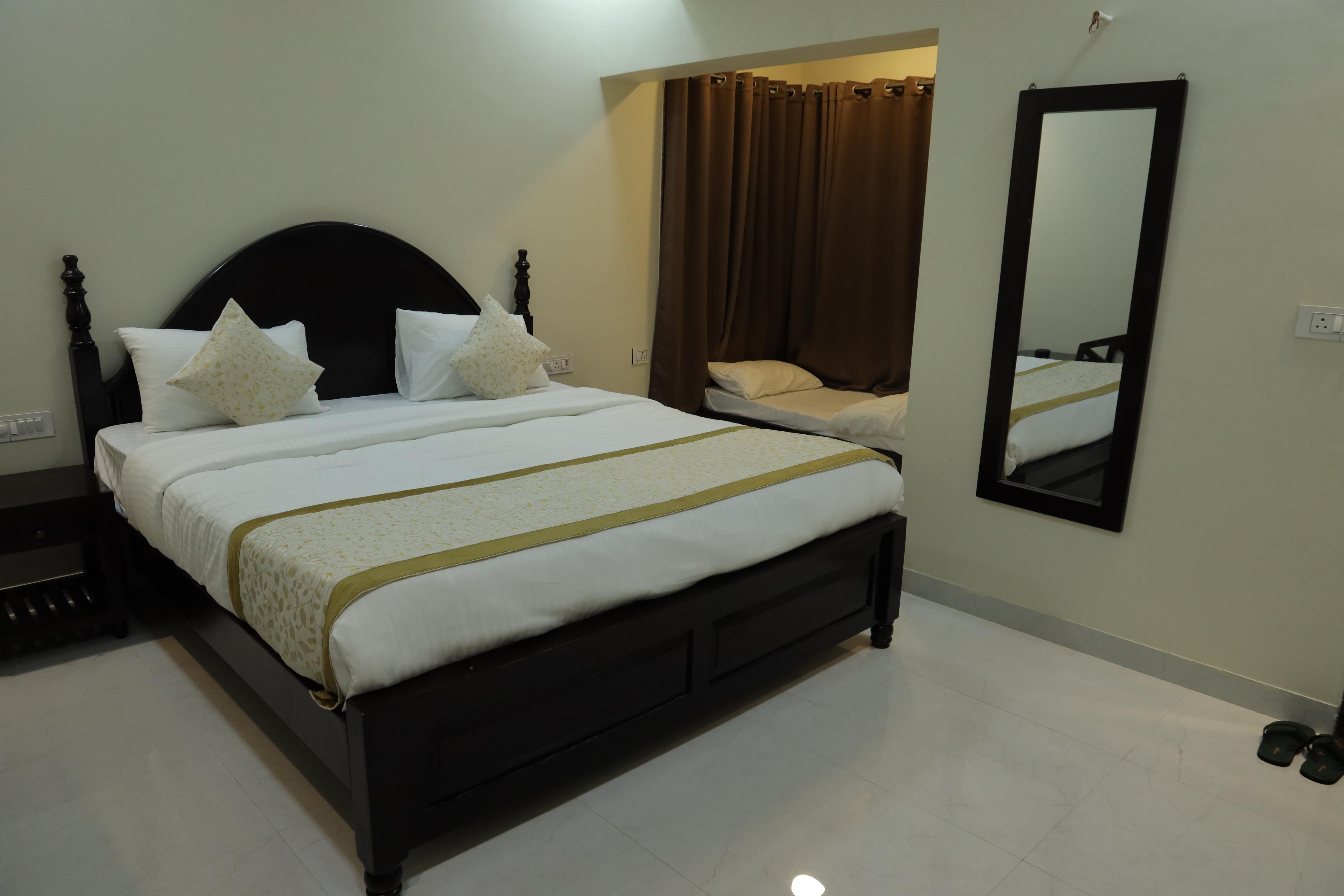 Aabu Heights Room Type - Triple Bed Ac Room