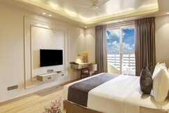 Saltstayz Premier - Near Golf Course Road & Sector 57