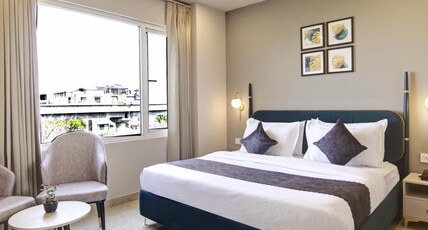 Saltstayz Select - Golf Course Road & Sector 27 Room Type - Superior Room