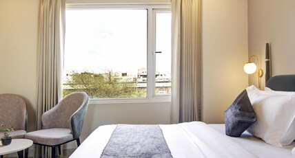 Saltstayz Select - Golf Course Road & Sector 27 Room Type - Standard Room