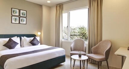 Saltstayz Select - Golf Course Road & Sector 27 Room Type - Deluxe Room