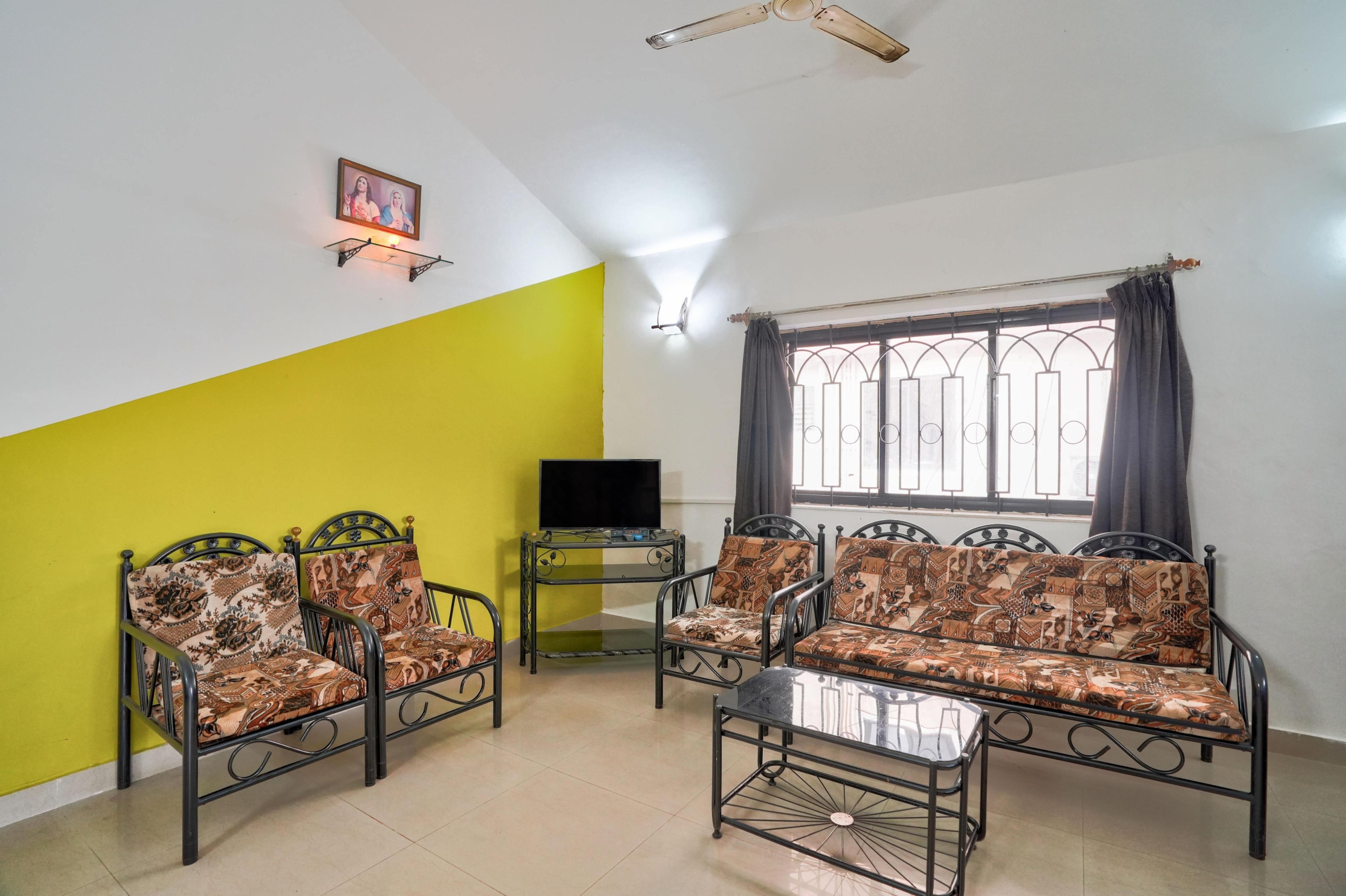 Calangute Nagoa Escape Villa - Tap to explore photos