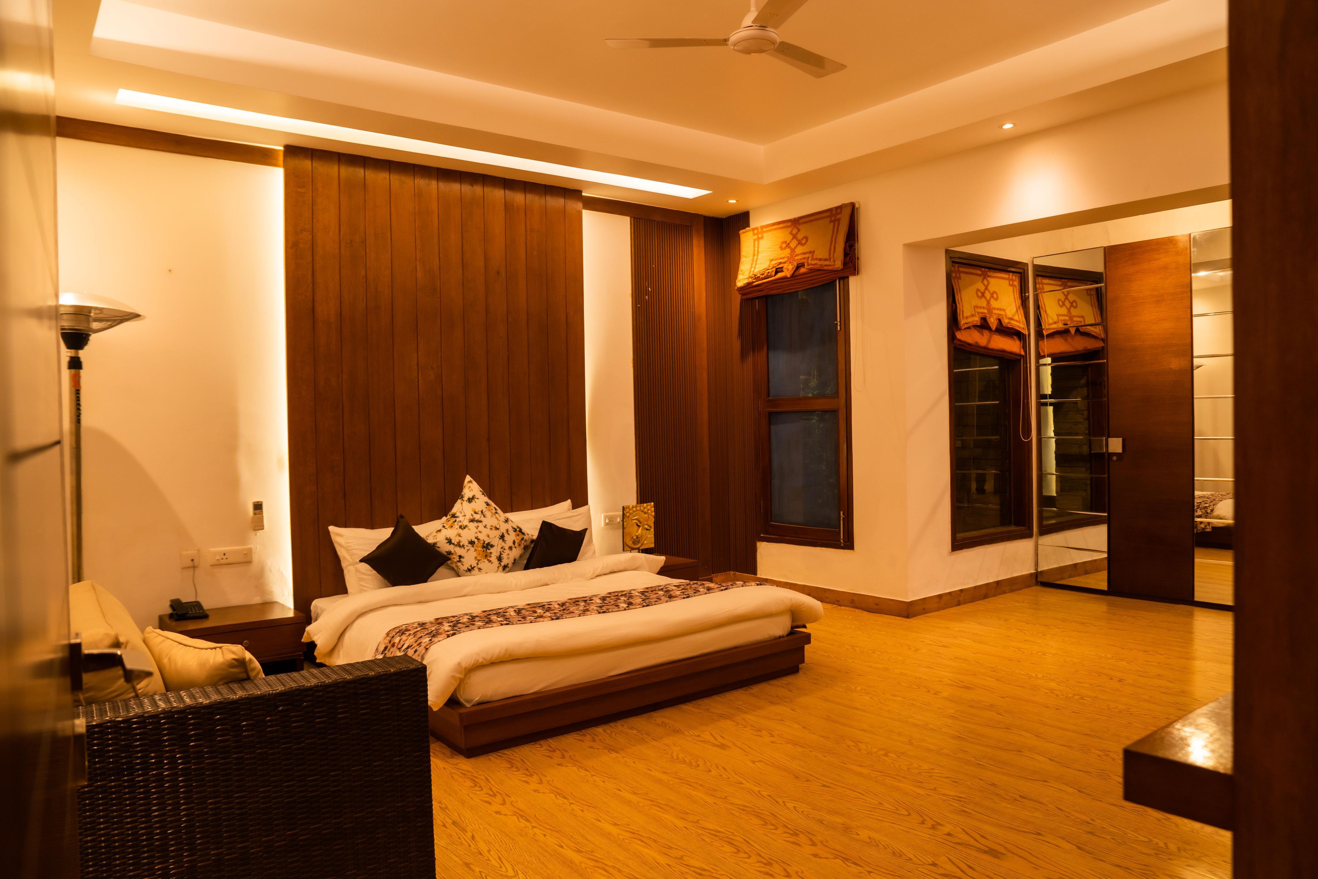 Ambaram 4BR Villa With Jacuzzi and Private Lawn - Tap to explore photos
