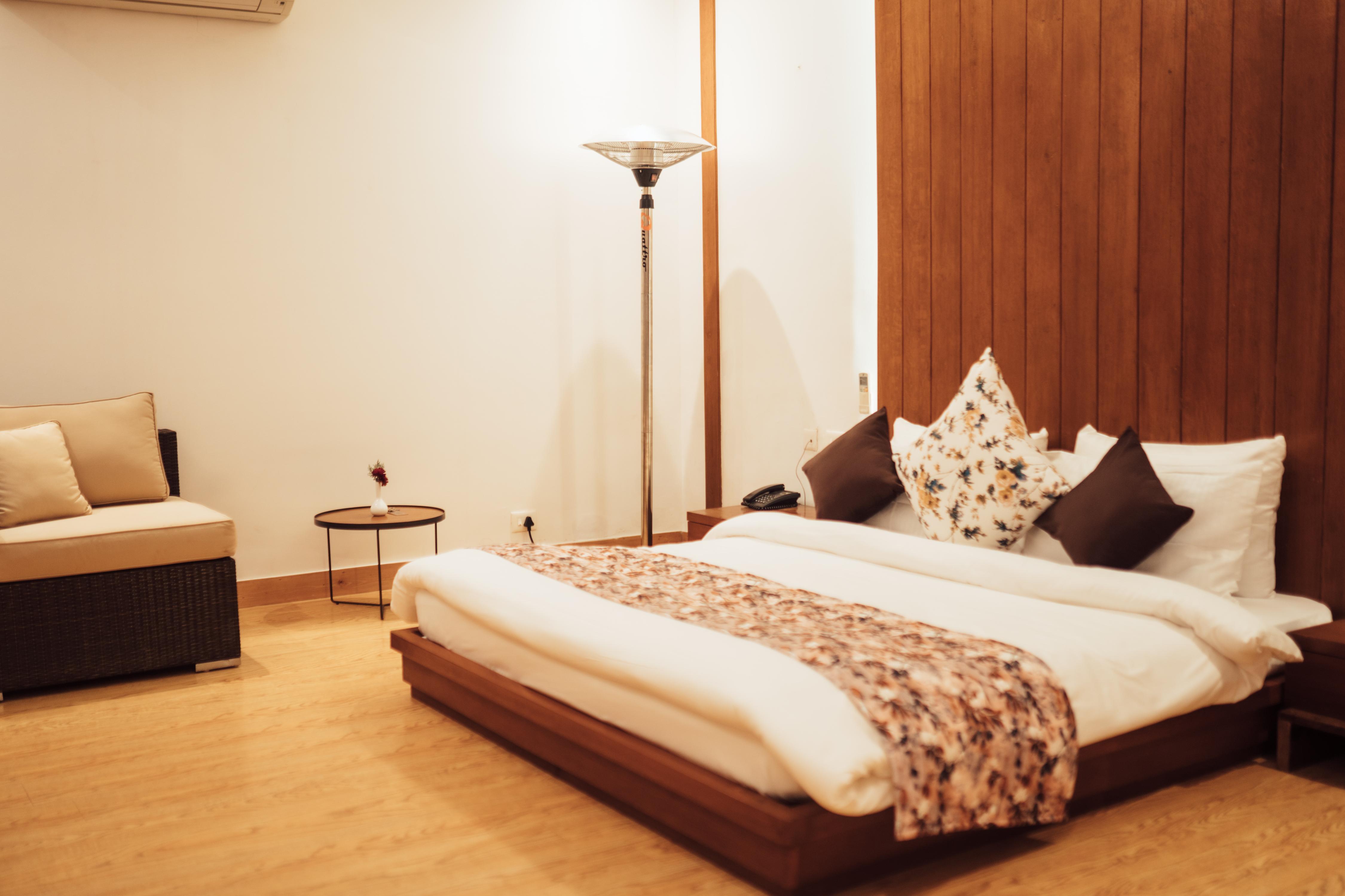 Ambaram 4BR Villa With Jacuzzi and Private Lawn - Tap to explore photos