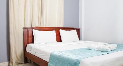 Noel Apartment Room Type - Deluxe AC Room