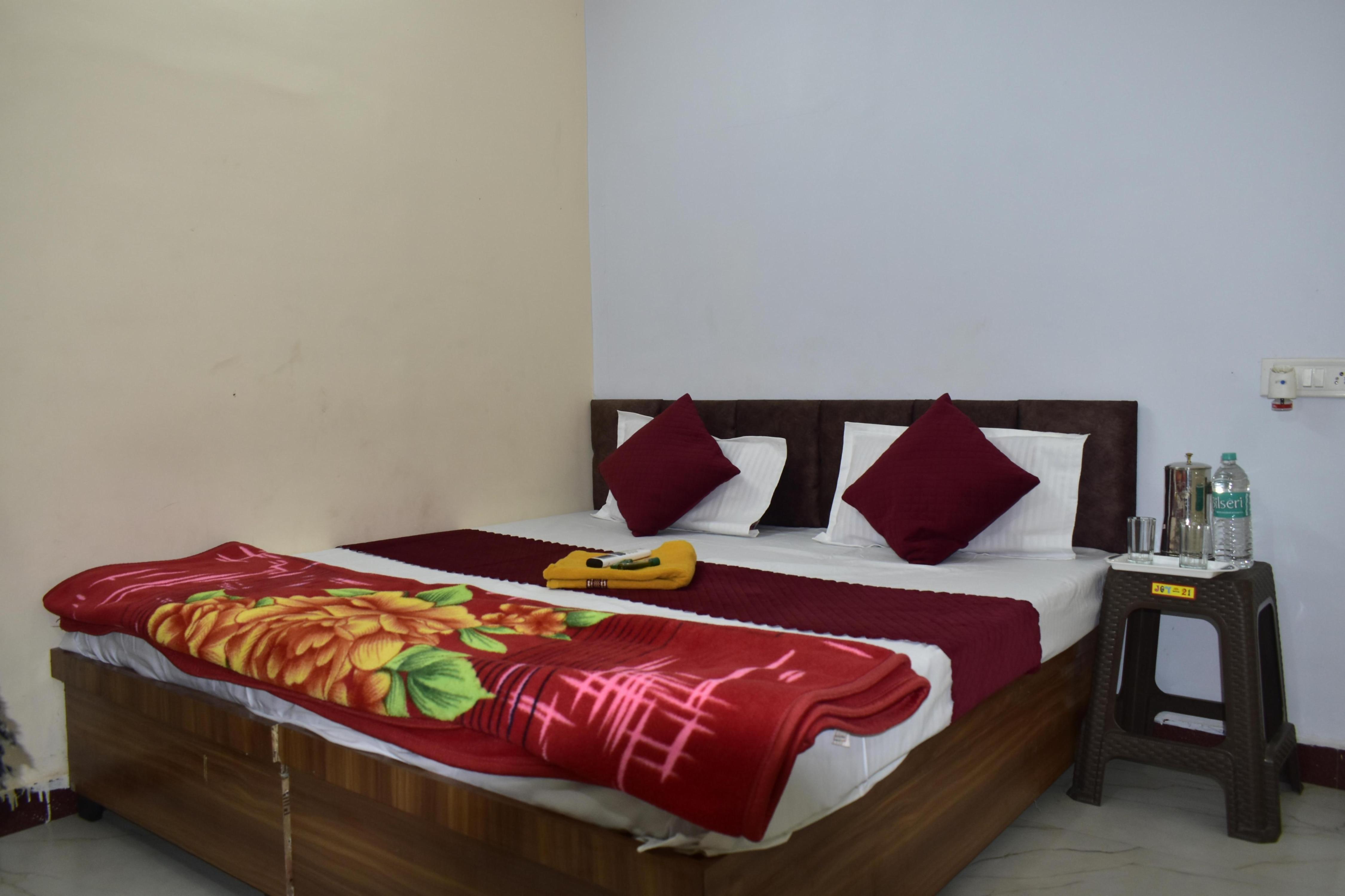 Shiv nadan gest house - Tap to explore photos