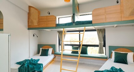 Voyage Zo Lonavala Room Type - Deluxe 4 Bed Mixed Dorm Ensuite
