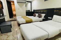 Hotel Heritage Gurukul Road