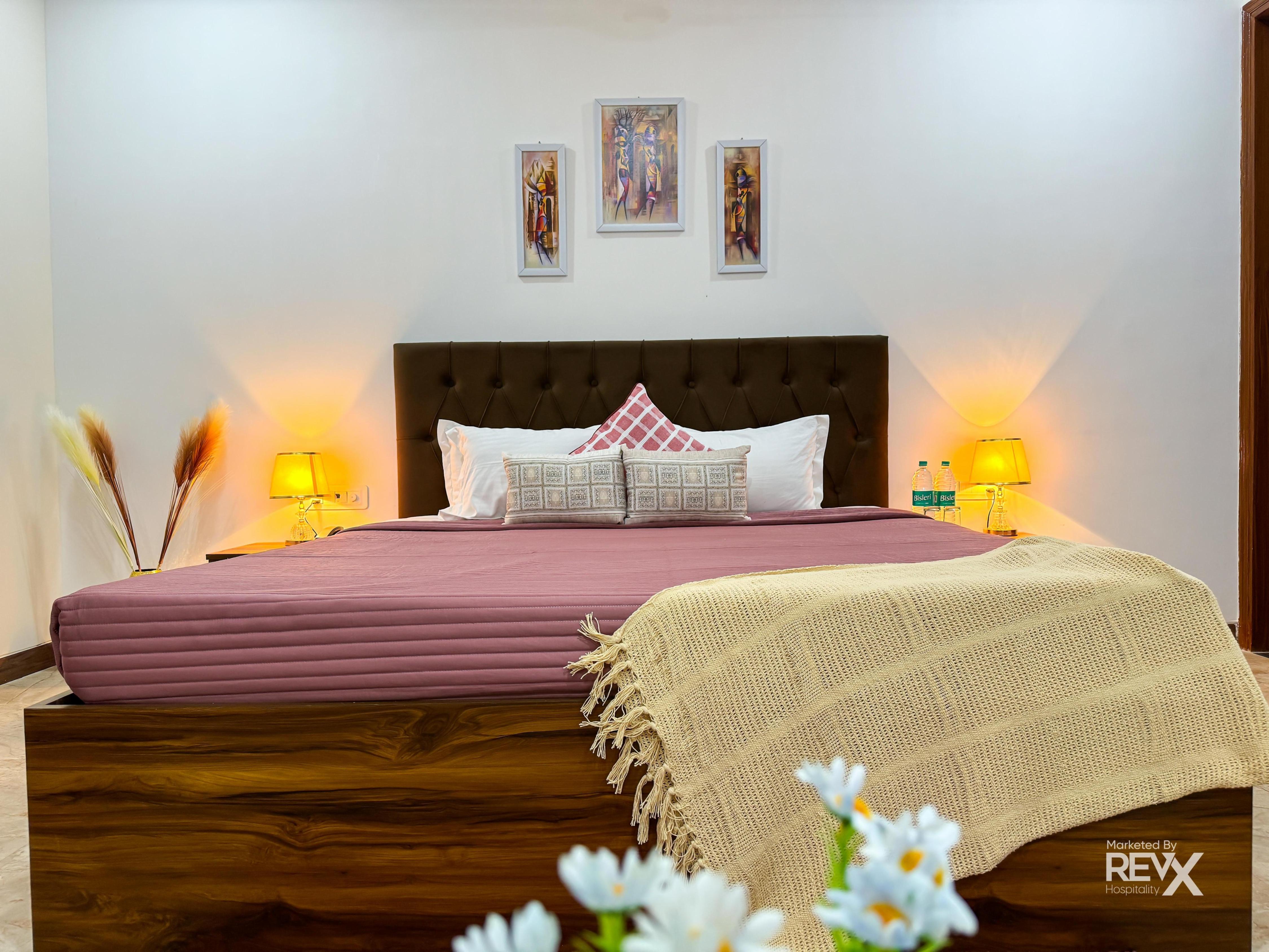 Guru Sadan | A Luxe Stay - Tap to explore photos
