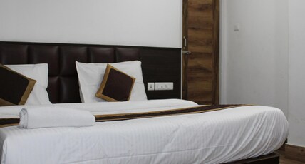 Hotel New Empire Room Type - Deluxe Room