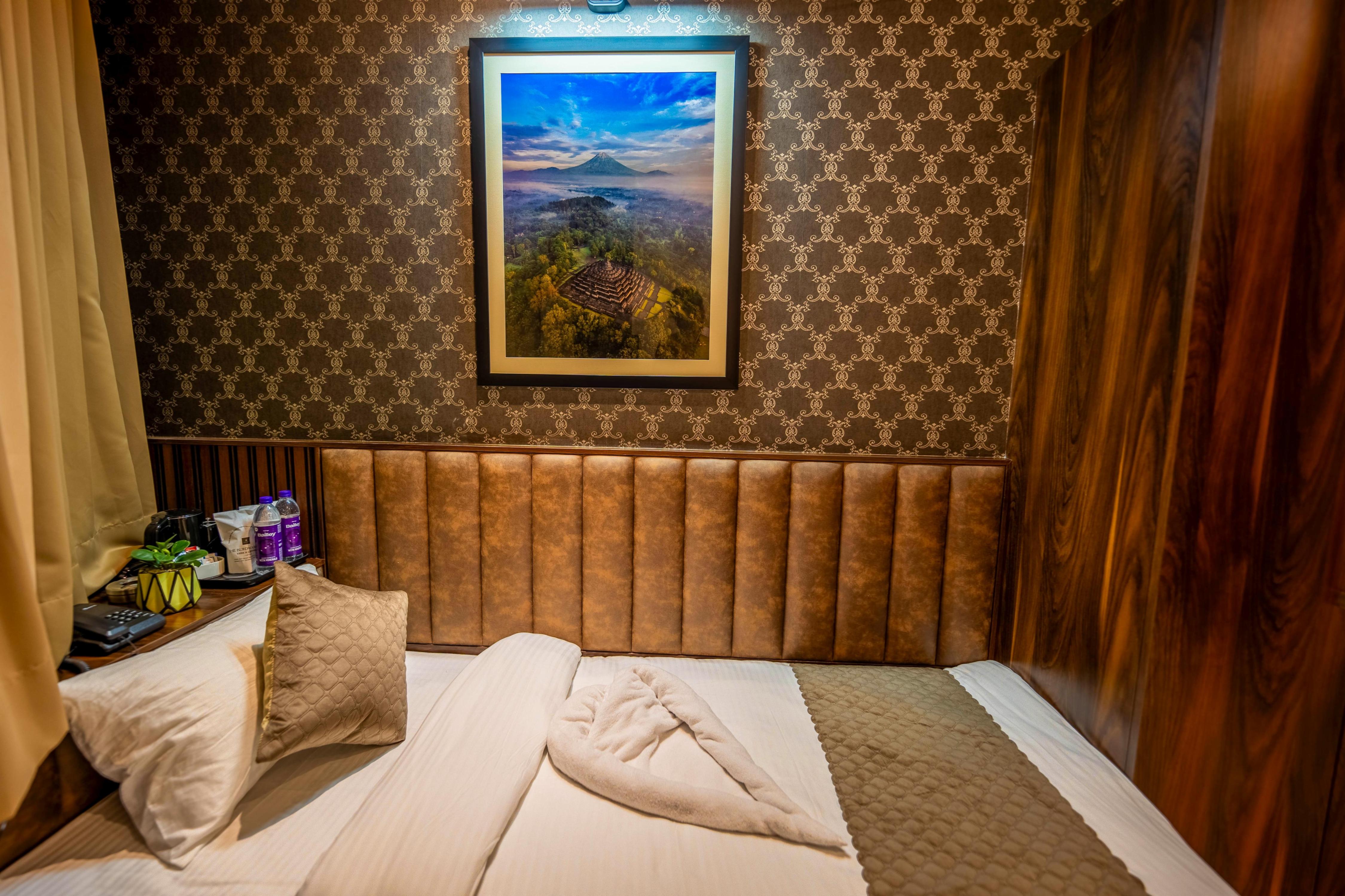 The Burdwan Inn - Tap to explore photos